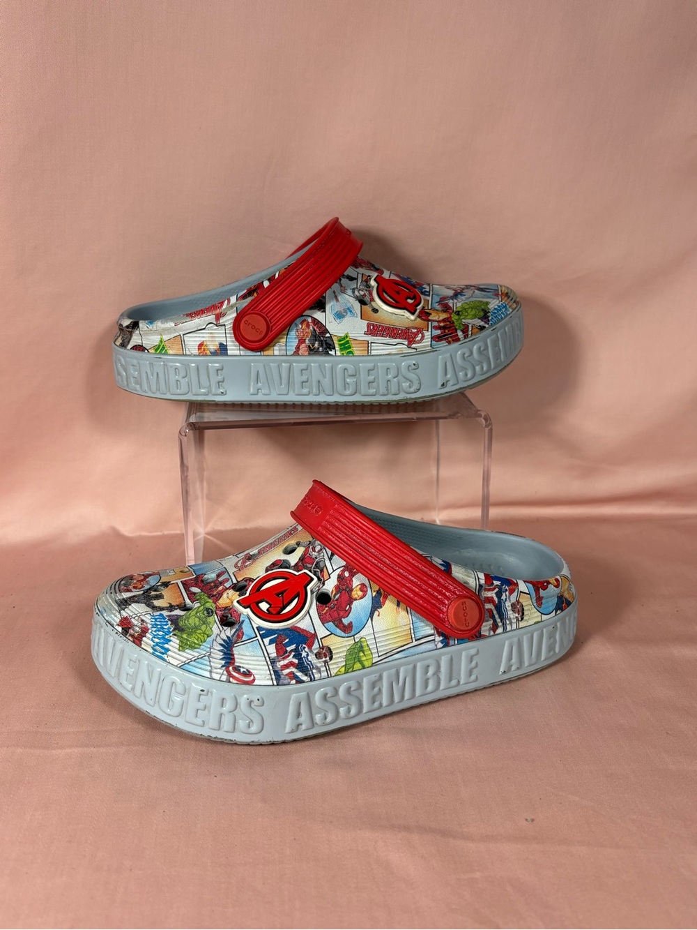 Crocs Marvel Avengers Assemble Junior 7 Multicolor Comic Print Jibbitz Clogs